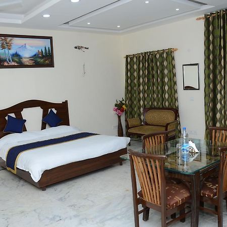 Namaste Apartments New Delhi Luaran gambar