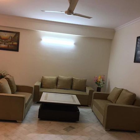 Namaste Apartments New Delhi Luaran gambar