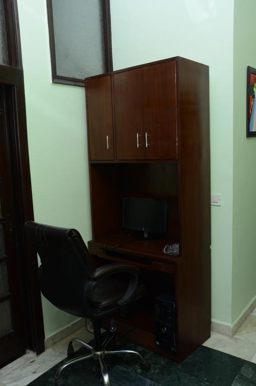 Namaste Apartments New Delhi Luaran gambar