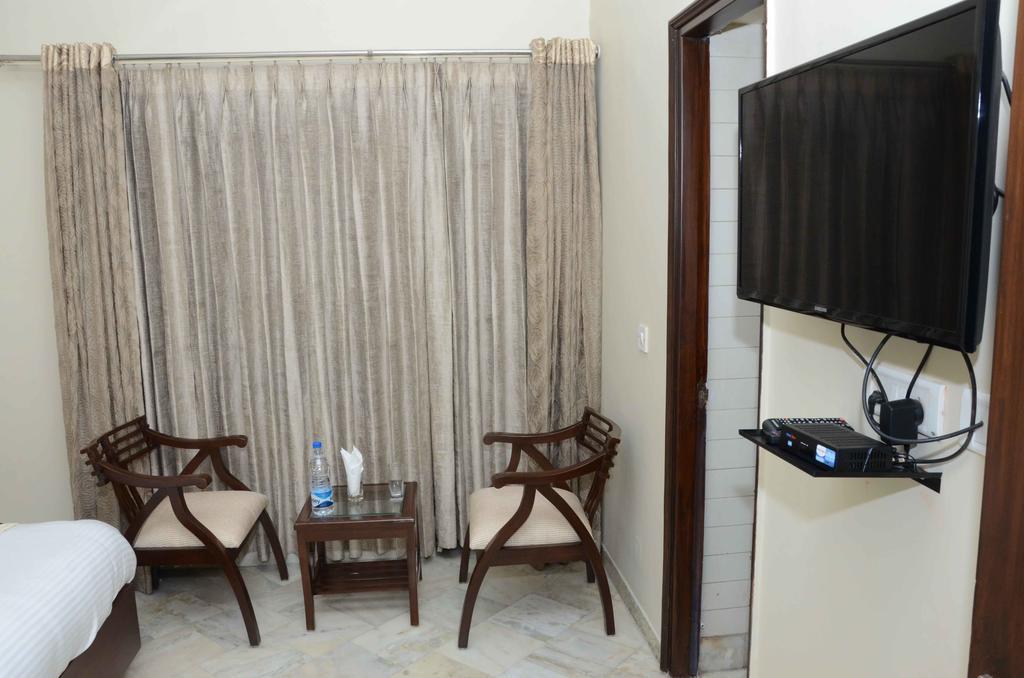 Namaste Apartments New Delhi Luaran gambar