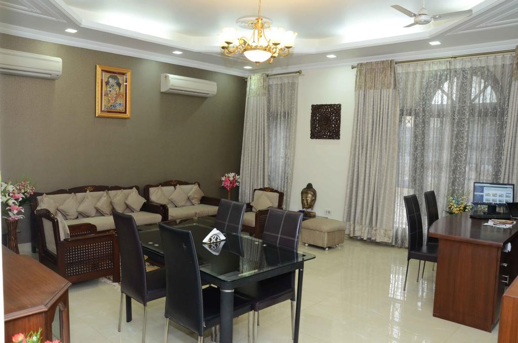 Namaste Apartments New Delhi Luaran gambar