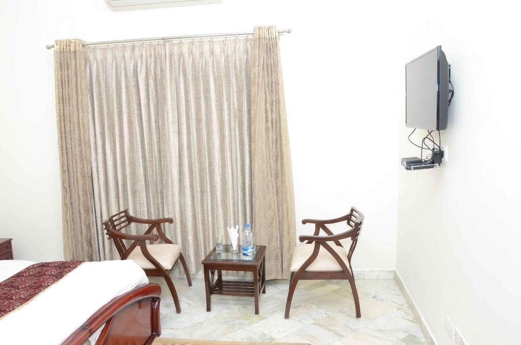 Namaste Apartments New Delhi Luaran gambar