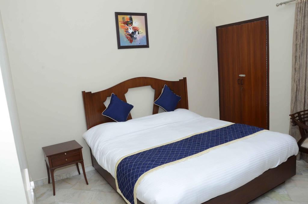 Namaste Apartments New Delhi Luaran gambar